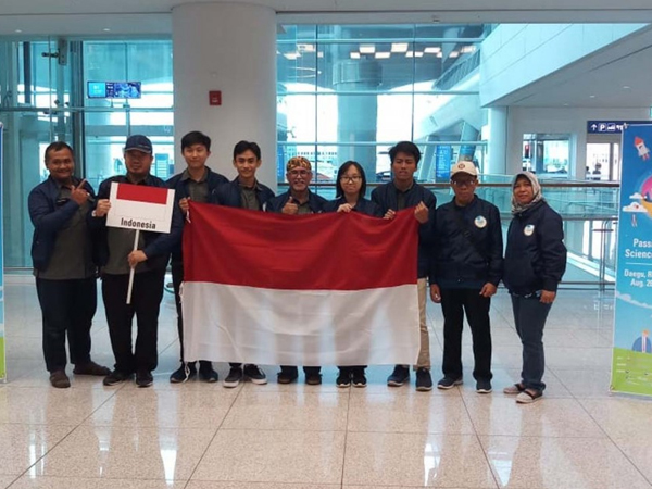 KONTINGEN IESO 2019 INDONESIA MEMPERSEMBAHKAN 2 MEDALI PERAK DAN 2 MEDALI PERUNGGU DI OLIMPIADE KEBUMIAN INTERNASIONAL KE-13 DI DAEGU, KOREA SELATAN